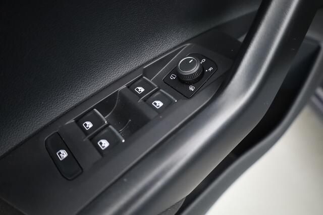 Volkswagen POLO 1.0 TSI R-Line | IQ Light | Dig. Cockpit | Adapt. Cruise | Camera | Stoelverw. | Apple CarPlay | 16''