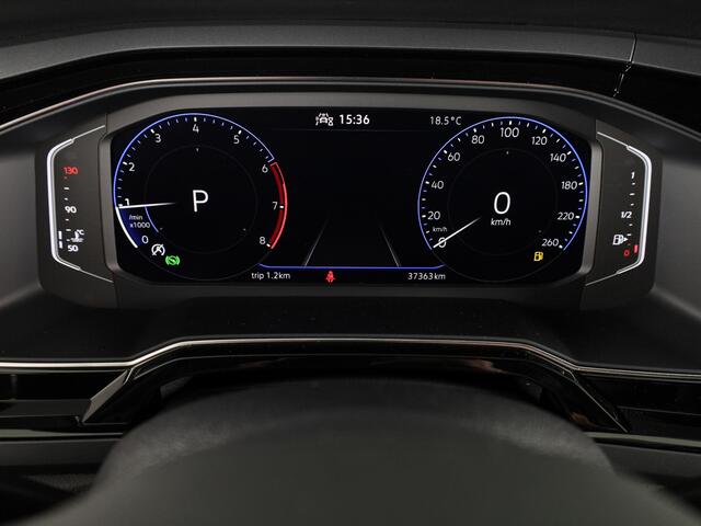 Volkswagen POLO r line business | 95 pk | automaat (DSG) | panoramadak | camera | stoelverwarming | keyless entry | 18 inch