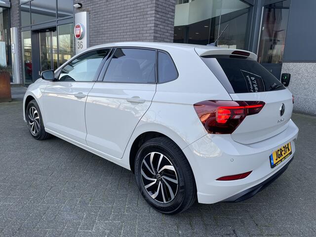 Volkswagen POLO 1.0 TSI Life Edition Achteruitrijcamera - Parkeersensoren - Apple carplay - Airco - Cruise control - Led verlichting - Licht metalen velgen 15 inch - Radio - Rijstrooksensor - Start/stop systeem - Stuur multifunc