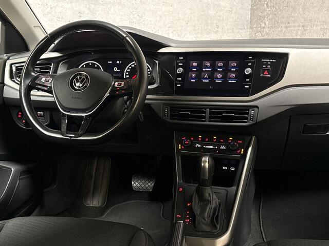Volkswagen POLO 1.0 TSI Sportline Automaat (APPLE CARPLAY, GROOT NAVI, CLIMATE, CAMERA, STOELVERWARMING, SPORTSTOELEN, LM VELGEN, PARKEERSENSOREN, ADAPTIVE CRUISE, NIEUWSTAAT)