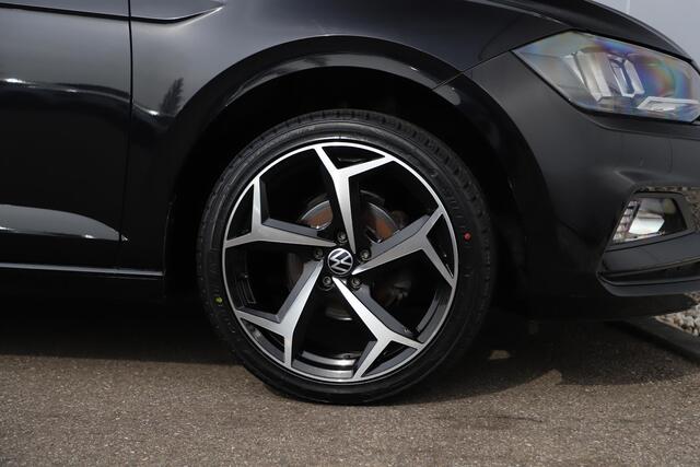 Volkswagen POLO 1.0 TSI Comfortline 95PK Automaat Navigatie Carplay Android Airco Adaptive Cruise 17 inch R-Line Look Velgen Nieuwe All-season banden