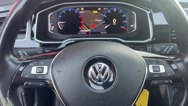 Volkswagen POLO 1.0 TSI Highline R-LINE / 116PK / PANORAMADAK / FULL LED / BEATS AUDIO / CARPLAY / ACC / DCC / DAB+ / NL-AUTO