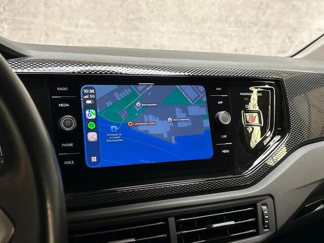 Volkswagen POLO 1.0 TSI Life Sport Automaat (VIRTUAL COCKPIT, APPLE CARPLAY, GROOT NAVI, SPORTSTOELEN, PARKEERSENSOREN, LM VELGEN, NIEUWSTAAT)