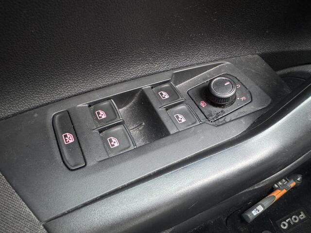 Volkswagen POLO 1.0 TSI Comfortline | Apple CarPlay / Android Auto | Navigatie | Parkeersensoren V + A |