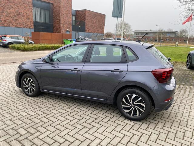 Volkswagen POLO LIFE
