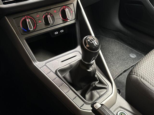 Volkswagen POLO 1.0 Sportline (APPLE CARPLAY, GROOT NAVI, CRUISE, ARMSTEUN, SPORTSTOELEN, BLUETOOTH, NIEUWE APK, NIEUWSTAAT)