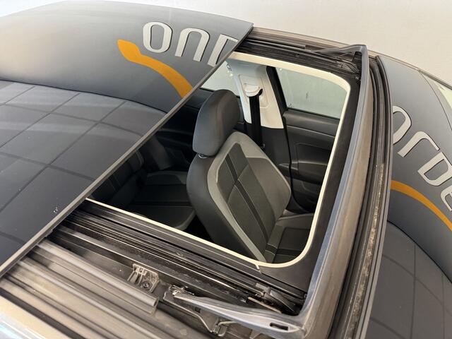 Volkswagen POLO 1.0 TSI Panoramadak/Navi/Parkeersensoren/Stoelverwarming