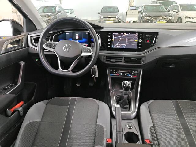Volkswagen POLO 1.0 TSI Style Navigatie / Parkeersensoren / LED verlichting / 16"LM velgen / App-connect