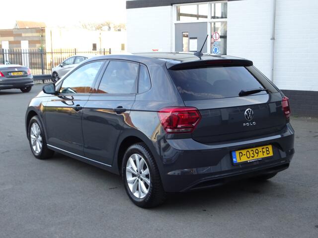 Volkswagen POLO 1.0 TSI Highline Business R Automatische airco, navigatie, stoelverwarming, cruise controle, digitaal instrumenten paneel, navigatie, parkeersensoren voor en achter, sportstoelen, zwarte hemel bekleding, keyless intry,