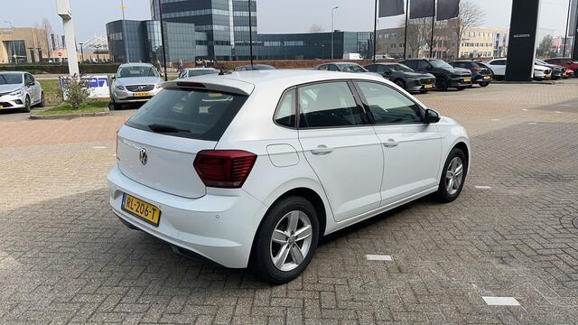Volkswagen POLO 1.0 MPI 75pk Comfortline / Navigatie / Apple Carplay / Parkeersensoren