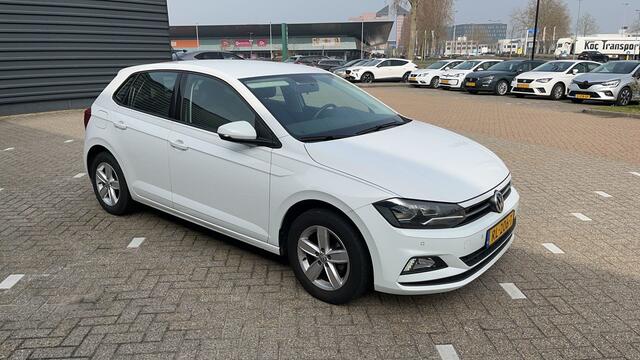 Volkswagen POLO 1.0 MPI 75pk Comfortline / Navigatie / Apple Carplay / Parkeersensoren