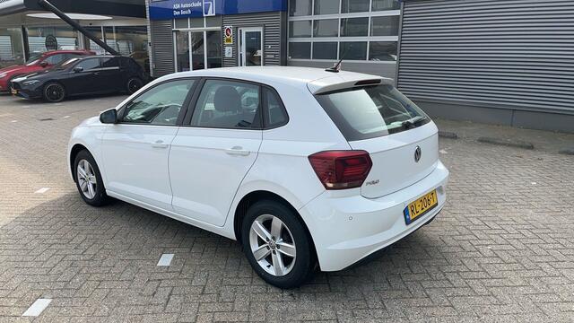 Volkswagen POLO 1.0 MPI 75pk Comfortline / Navigatie / Apple Carplay / Parkeersensoren