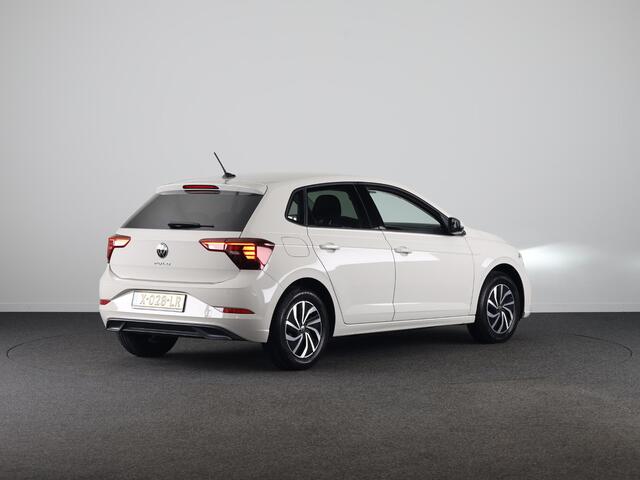 Volkswagen POLO 1.0 TSI Life 95 PK | Verlengde garantie | Navigatie via App | Parkeersensoren achter | Achteruitrijcamera | Adaptieve cruise control |