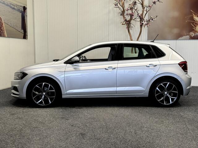 Volkswagen POLO 1.0 TSI HIGHLINE NAVIGATIE CRUISE CONTROL AIRCO BLUETOOTH TELEFOON MEDIA VOORBEREIDING 17"LICHTMETALEN VELGEN ZEER MOOI !! 3010