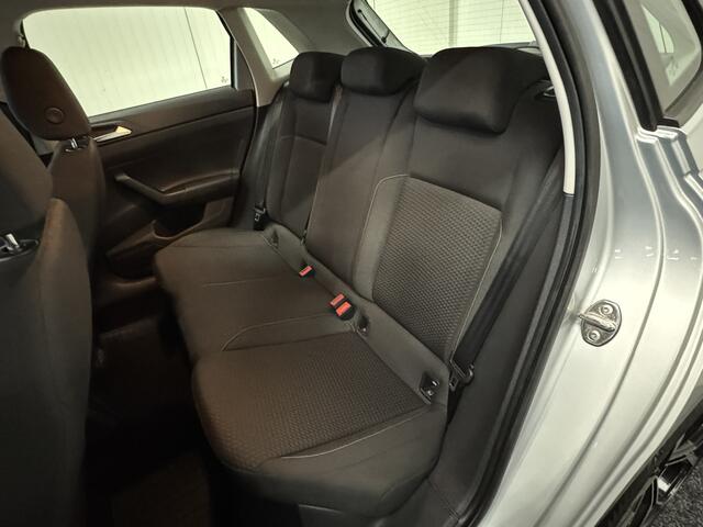 Volkswagen POLO 1.0 TSI HIGHLINE NAVIGATIE CRUISE CONTROL AIRCO BLUETOOTH TELEFOON MEDIA VOORBEREIDING 17"LICHTMETALEN VELGEN ZEER MOOI !! 3010