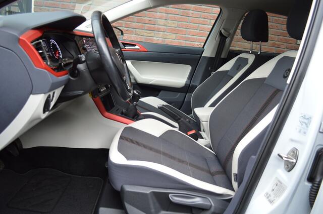 Volkswagen POLO 1.0 TSI Beats Panorama Clima CarPlay Pdc