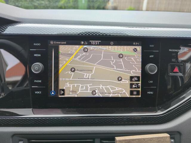 Volkswagen POLO 1.0 TSI 95pk Life / Navigatie / Airco / Parkeersensoren V+A / Getint Glas / 15'' LMV