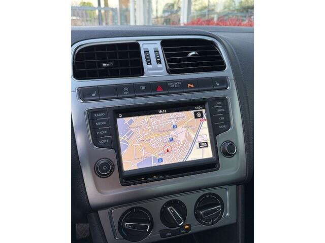 Volkswagen POLO 1.0 BlueMotion Connected Series - Carplay | Camera | PDC v+a | NAV | DAB | Stoelverw.