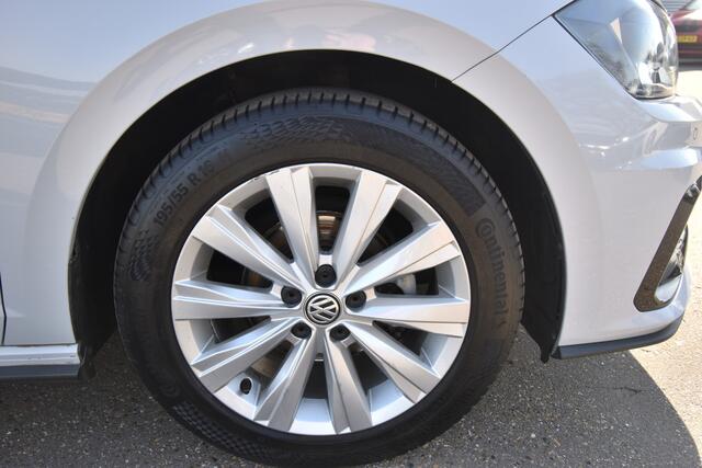Volkswagen POLO 1.0 TSI Highline R-Line , CLIMATR , CR CONTR , NAVI , PDC V+A , LMV16 ,