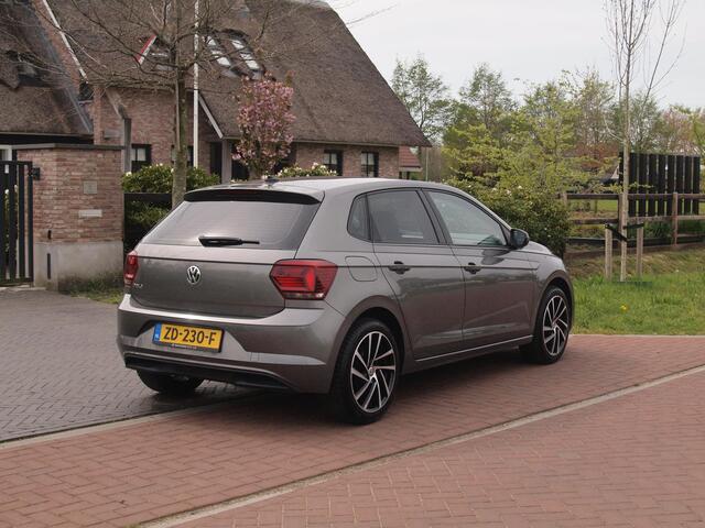 Volkswagen POLO 1.0 TSI Comfortline | Climate Control| Apple Carplay | Cruise Control | Parkeersensoren | Stoelverwarming |