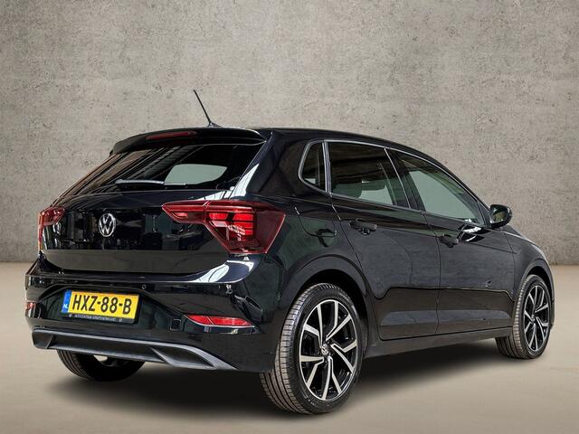 Volkswagen POLO 1.0 TSI Sportline Automaat (VIRTUAL COCKPIT, APPLE CARPLAY, KEYLESS, GROOT NAVI, CLIMATE, SPORTSTOELEN, LM VELGEN, CAMERA, GETINT GLAS, NIEUWSTAAT)