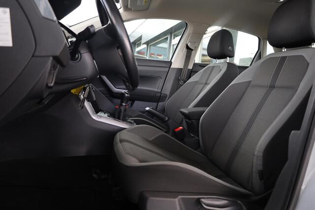 Volkswagen POLO 1.0 TSI Highline Business R Achteruitrijcamera (rear view), parkeersensoren voor en achter (pdc), active info display, DAB+, Apple Carplay & Android Auto, multifunctioneel lederen stuurwiel, executive pakket, navigatie, elektrisch verstel-, verwarm- en i