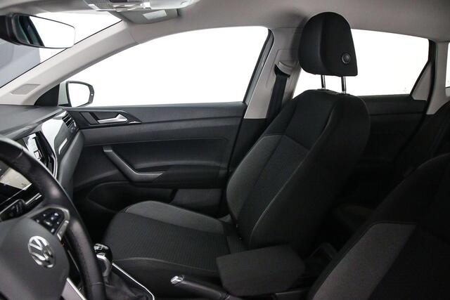 Volkswagen POLO Life Edition Volkswagen Polo 1.0 TSI Life Edition Adaptive cruise control, Achteruitrijcamera, LED koplampen, Parkeersensor achter, App connect