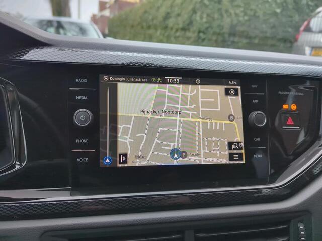 Volkswagen POLO 1.0 TSI Life Automaat / Navigatie / PDC