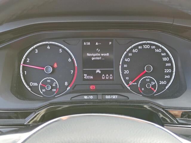 Volkswagen POLO 1.0 TSI Comfortline Executive DSG automaat Navigatie / Cruise control / Bluetooth / Airco / App-connect / Metallic lak