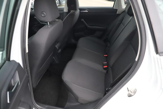 Volkswagen POLO 1.0 TSI Highline 95PK Navigatie Carplay Android 17 inch R-Line Look Velgen Airco Adaptive Cruise