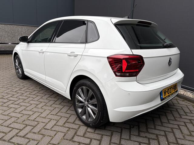 Volkswagen POLO 1.0 TSI Highline Airco - Apple carplay - Navigatie - Parkeersensoren - Parkeer assistent - Cruise control - Licht metalen velgen 16 inch - Lederen versnellingspook - Bluetooth - Led verlichting - Radio - Start/stop systeem - Stuur leder - Stuur multifunct