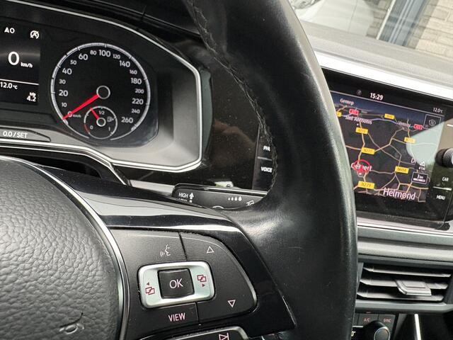 Volkswagen POLO 1.0 TSI Highline Airco - Apple carplay - Navigatie - Parkeersensoren - Parkeer assistent - Cruise control - Licht metalen velgen 16 inch - Lederen versnellingspook - Bluetooth - Led verlichting - Radio - Start/stop systeem - Stuur leder - Stuur multifunct