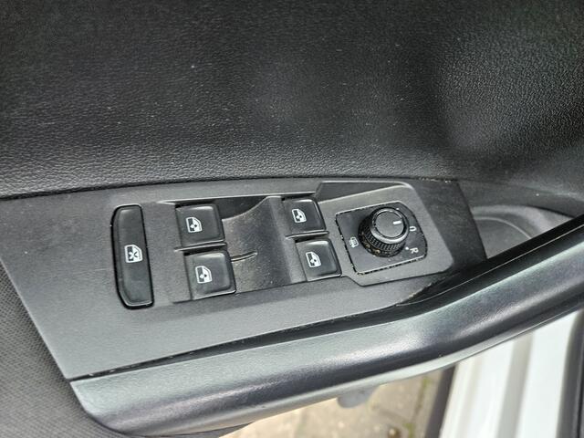 Volkswagen POLO 1.0 MPI R-line