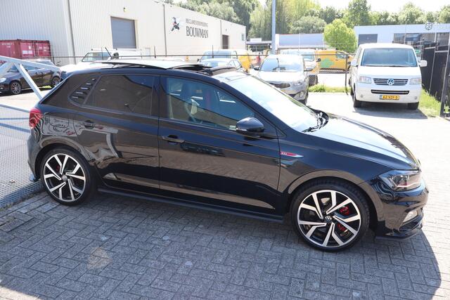 Volkswagen POLO 2.0 TSI GTI Automaat! Panoramadak/Stoelverwarming/Virtual cockpit/Apple carplay/Parkeersensoren/18'' Licht metalen velgen