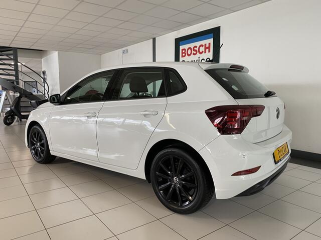 Volkswagen POLO 1.0 TSI Life automaat 5 Drs Trekhaak / Carplay /Stoelverwarming / Navigatie / Cruise controle
