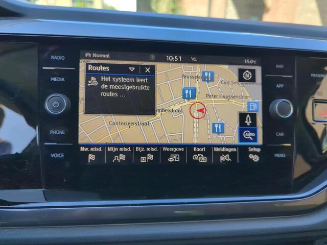 Volkswagen POLO 1.0 TSI R-Line / CRUISE/ CLIMATE/ DIGITAL DASH/ NAVI/ PARK. SENSOREN/ PRIVACY GLASS/ 16" LMV