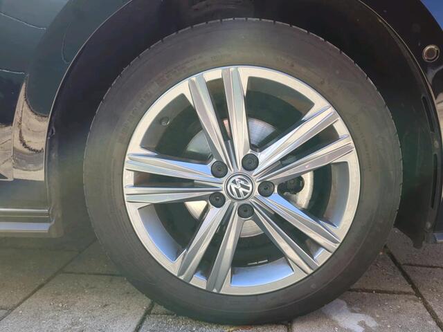 Volkswagen POLO 1.0 TSI R-Line / CRUISE/ CLIMATE/ DIGITAL DASH/ NAVI/ PARK. SENSOREN/ PRIVACY GLASS/ 16" LMV