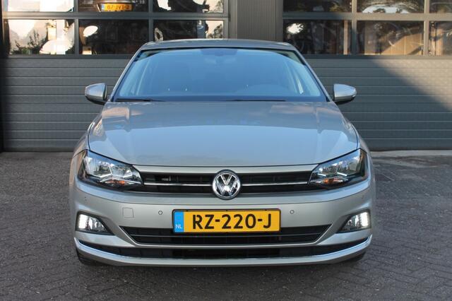 Volkswagen POLO 1.0 TSI HIGHLINE Camera / parkeer sensoren v en a / cruise control **Nl-Auto**