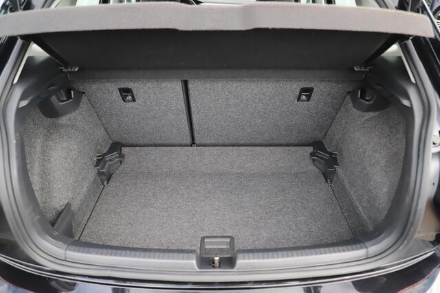 Volkswagen POLO 1.0 TSI Comfortline 95PK 15 inch Two Tone Velgen Navigatie Carplay Android Adaptive Cruise Parkeersensoren