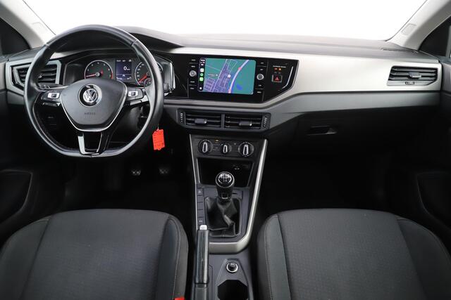 Volkswagen POLO 1.0 TSI Comfortline 95PK 15 inch Two Tone Velgen Navigatie Carplay Android Adaptive Cruise Parkeersensoren