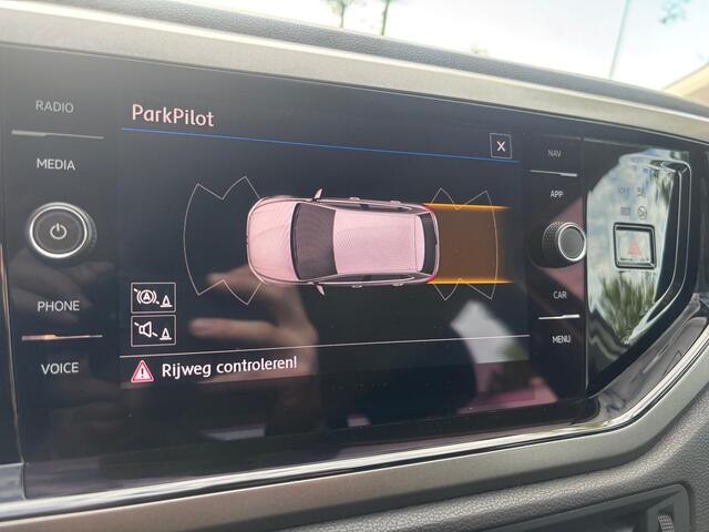 Volkswagen POLO 1.0 TSI Highline Business | Apple Carplay | Stoelverwarming | Parkeersensoren | Cruise