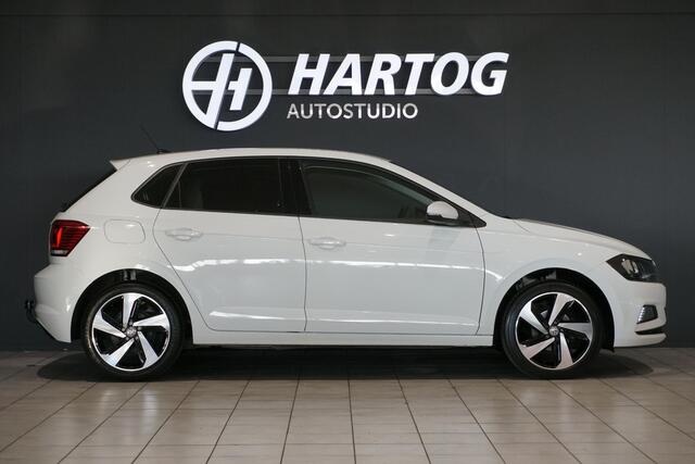 Volkswagen POLO 1.0 TSI Comfortline Automaat + STOELVERWARMING / TREKHAAK / APPLE CARPLAY