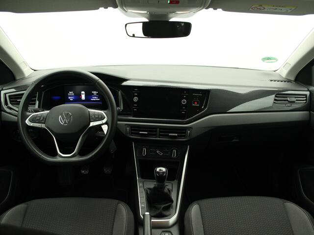Volkswagen POLO 1.0 TSi Life | Airco | Parkeersensoren | Adaptive Cruise | CarPlay | Navigatie | 15 Inch | 91.095 Km !!