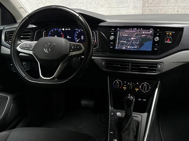 Volkswagen POLO 1.0 TSI Sportline Automaat (VIRTUAL COCKPIT, APPLE CARPLAY, GROOT NAVI, STOELVERWARMING, SPORTSTOELEN, KEYLESS, PARKEERSENSOREN, LM VELGEN, NIEUWSTAAT)