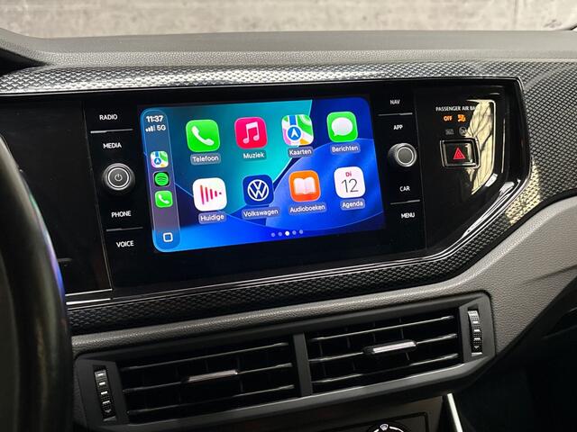 Volkswagen POLO 1.0 TSI Sportline Automaat (VIRTUAL COCKPIT, APPLE CARPLAY, GROOT NAVI, STOELVERWARMING, SPORTSTOELEN, KEYLESS, PARKEERSENSOREN, LM VELGEN, NIEUWSTAAT)