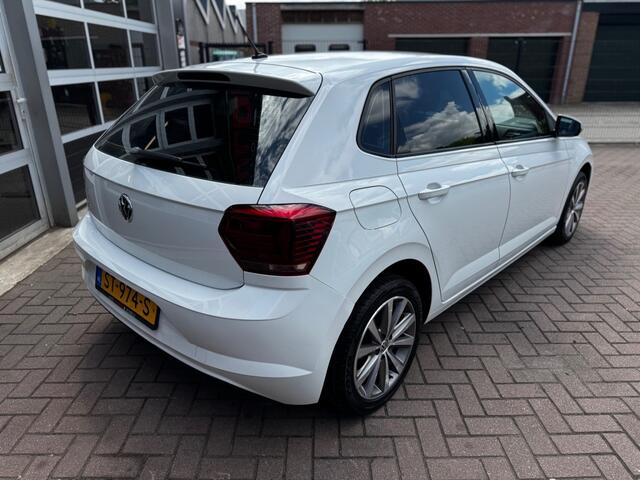 Volkswagen POLO 1.0 MPI COMF.L. BUS. / CARPLAY / AIRCO / CRUISECONTROL / LM / RIJKLAAR!