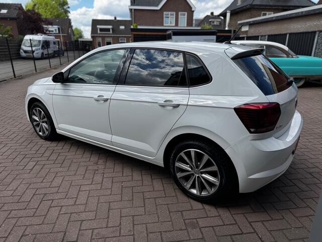 Volkswagen POLO 1.0 MPI COMF.L. BUS. / CARPLAY / AIRCO / CRUISECONTROL / LM / RIJKLAAR!