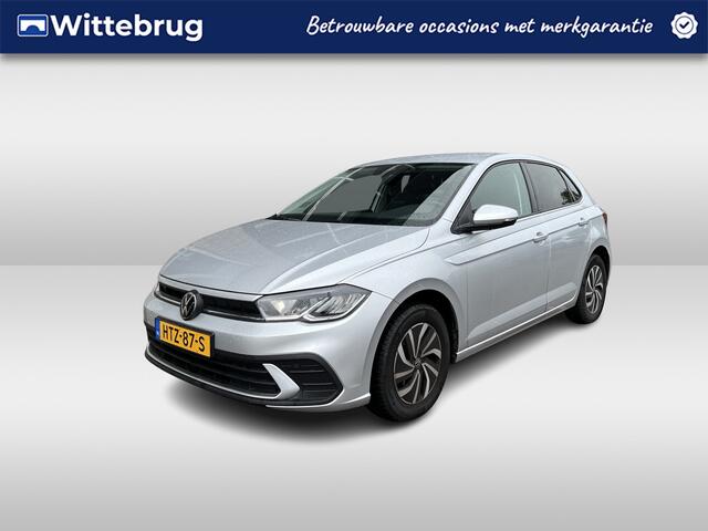 Volkswagen POLO 1.0 TSI Life Edition / 2.000 KM/ GARANTIE TM 06-2029/ TREKHAAK/ APP-CONNECT/ ADAPTIVE CRUISE/ PARKEER SENSOREN + CAMERA/ DIGITAL DASH/ DAB/ CLIMA/ 15'' LMV