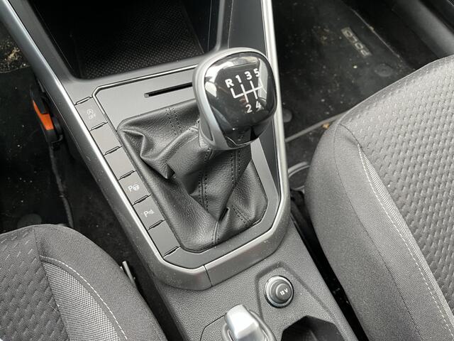 Volkswagen POLO 1.0 TSI Life Edition / 2.000 KM/ GARANTIE TM 06-2029/ TREKHAAK/ APP-CONNECT/ ADAPTIVE CRUISE/ PARKEER SENSOREN + CAMERA/ DIGITAL DASH/ DAB/ CLIMA/ 15'' LMV
