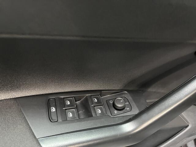 Volkswagen POLO 1.0 TSI Style / AUTOMAAT/ ACC/ APP-CONNECT/ DODEHOEK/ STOELVERWARMING/ PARKEER SENSOREN V+A/ DIGITAL DASH/ NAVI/ DAB/ AIRCO/ LED/ 16'' LMV